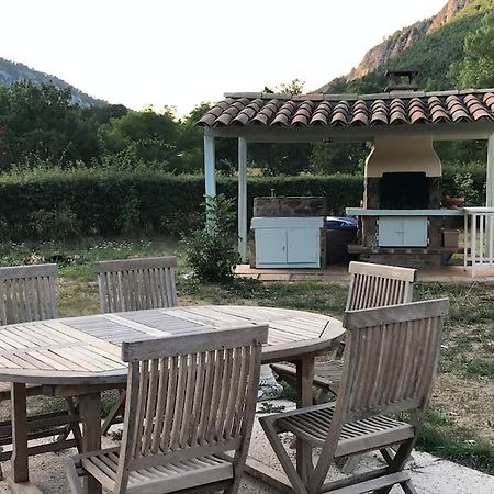 La Maison Des Pins Сен-Жюльен-дю-Вердон Экстерьер фото